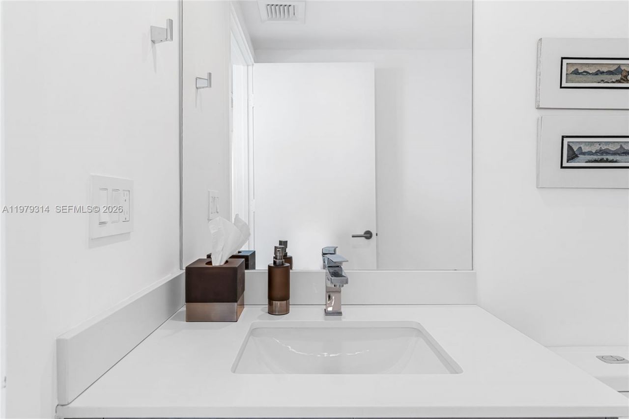 1300 S Miami Ave , Unit 2305, Miami, FL 33130 Photo