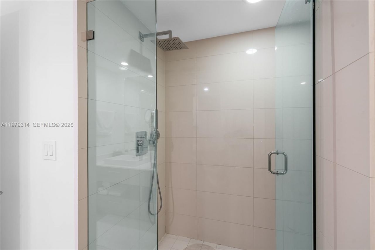 1300 S Miami Ave , Unit 2305, Miami, FL 33130 Photo