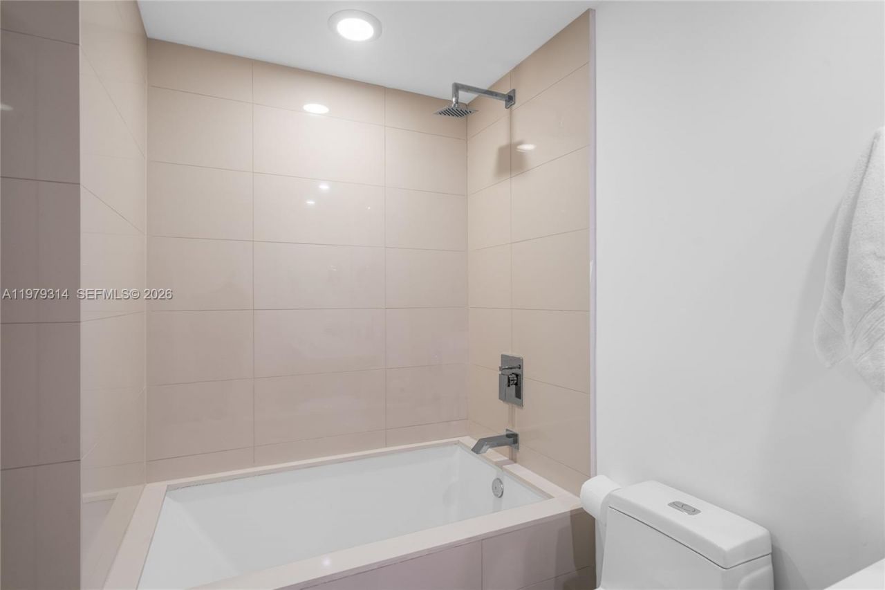 1300 S Miami Ave , Unit 2305, Miami, FL 33130 Photo