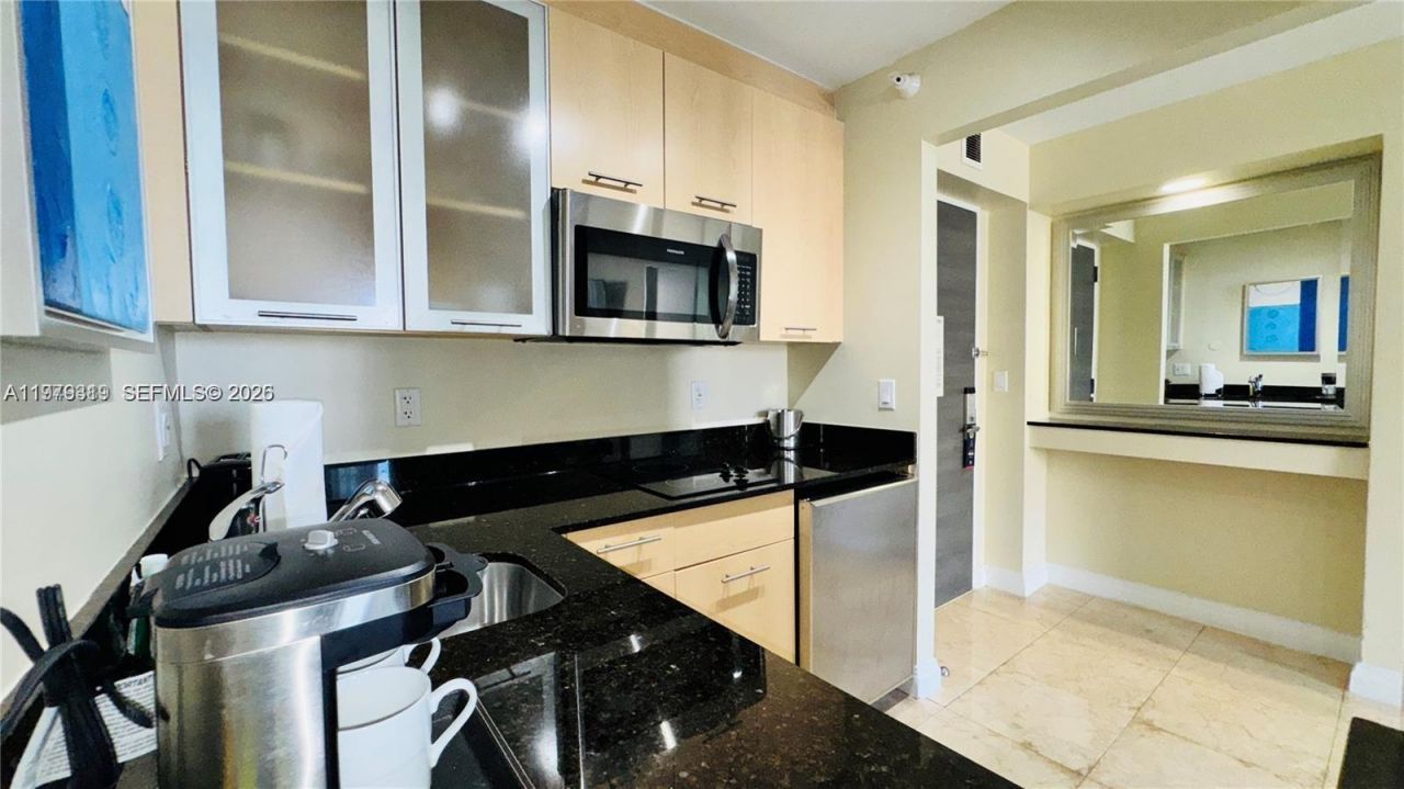 2670 E Sunrise Blvd, Unit 615, Fort Lauderdale, FL 33304 Photo