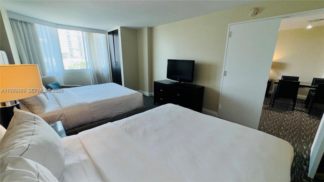 2670 E Sunrise Blvd, Unit 615, Fort Lauderdale, FL 33304 Photo