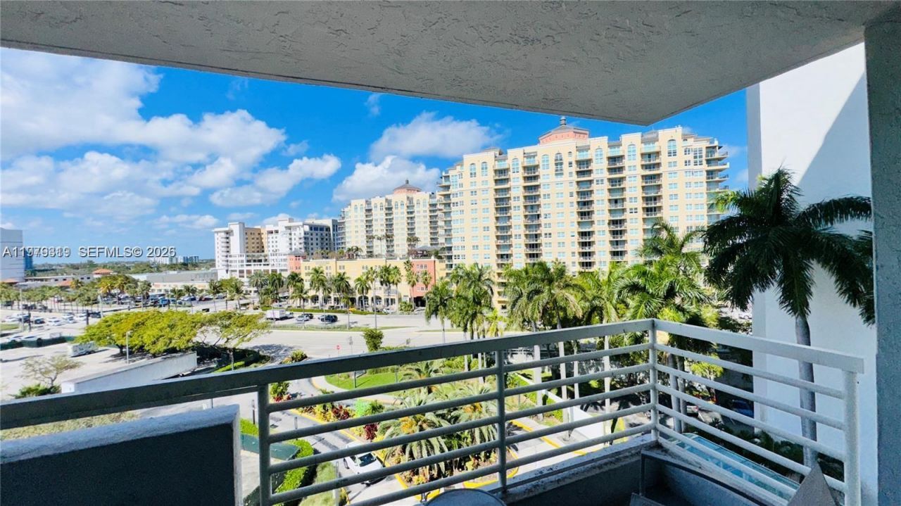 2670 E Sunrise Blvd, Unit 615, Fort Lauderdale, FL 33304 Photo