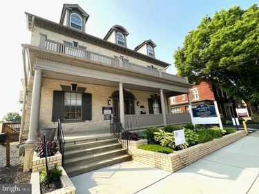 15 MARKET SQUARE, MANHEIM, PA 17545