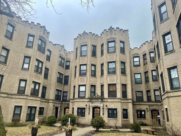 7062 N Wolcott Avenue , Unit 3, Chicago, IL 60626