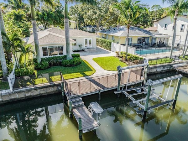 640 GENEVA PLACE , TAMPA, FL 33606