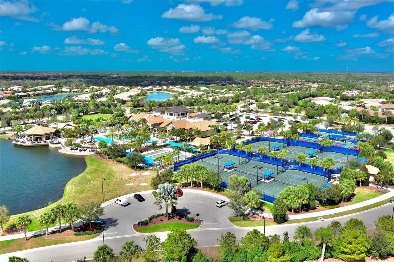 17631 Camden Drive , Bradenton, FL 34202 Photo