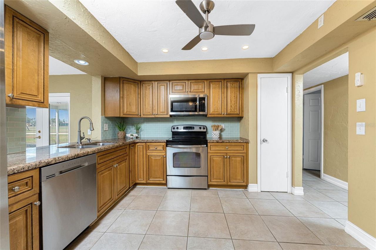 256 Caddy Road, Rotonda West, FL 33947 Photo