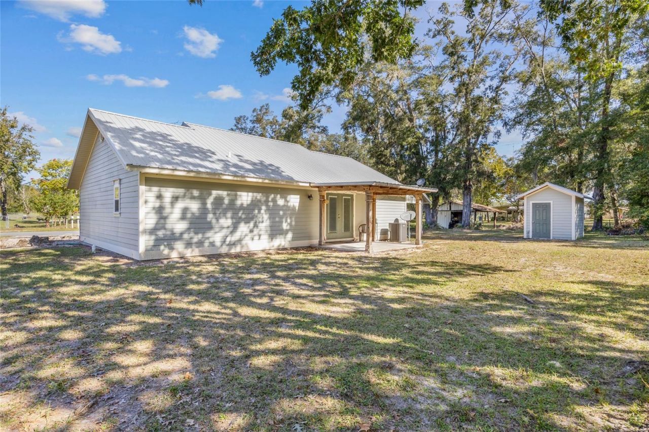 3109 E Bryant Avenue , Bell, FL 32619 Photo