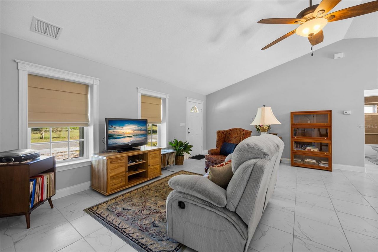 3109 E Bryant Avenue , Bell, FL 32619 Photo