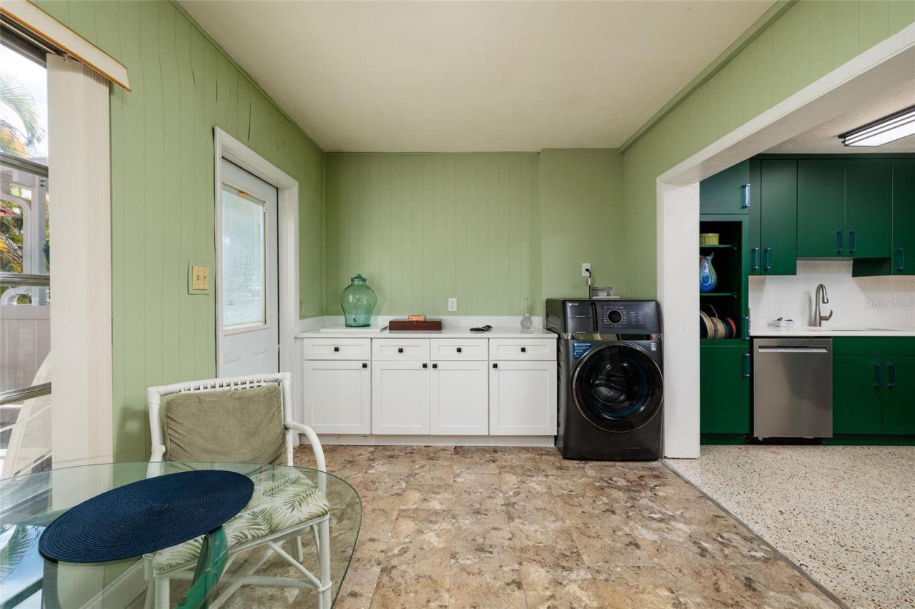 4143 56th Street N, Unit 903, Kenneth City, FL 33709 Photo