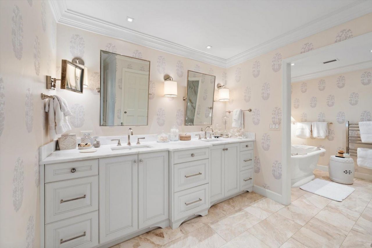 100 Sarasota Road, Belleair, FL 33756 Photo