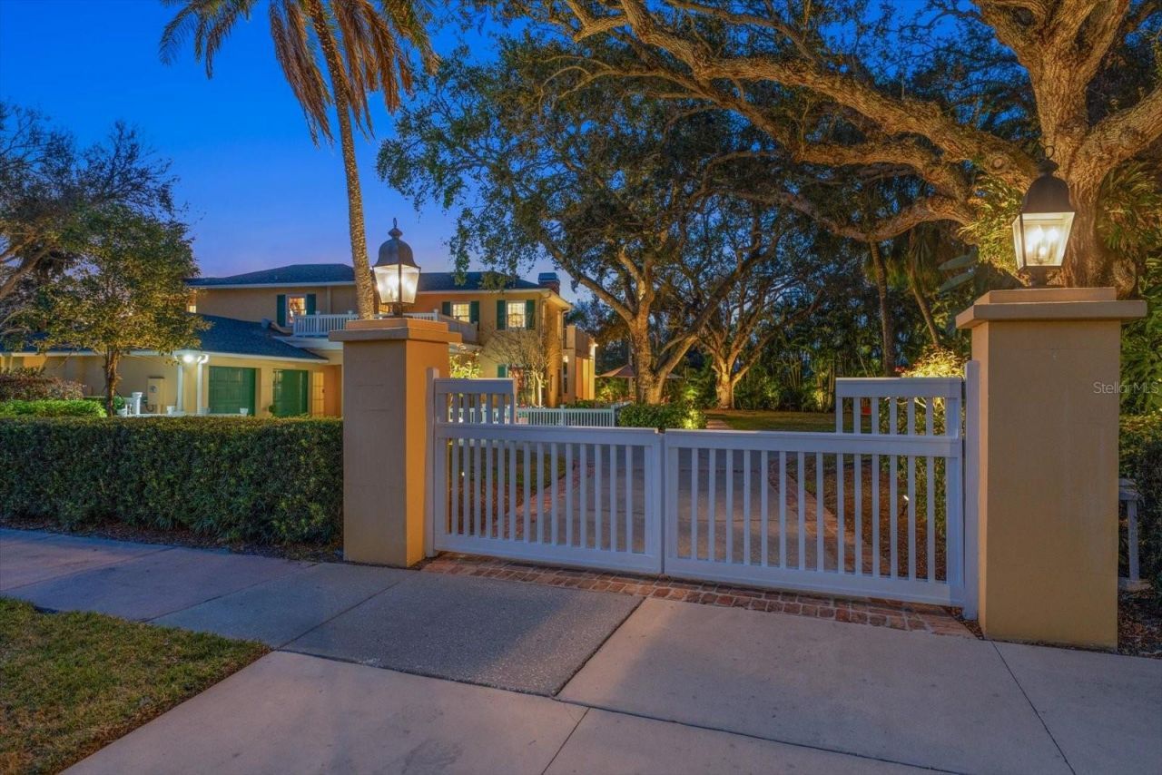 100 Sarasota Road, Belleair, FL 33756 Photo