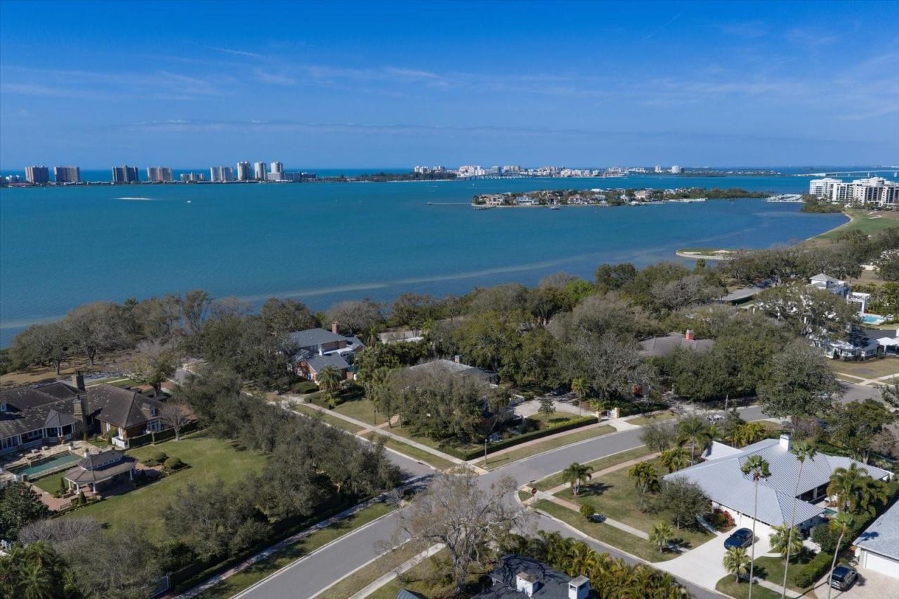 100 Sarasota Road, Belleair, FL 33756 Photo