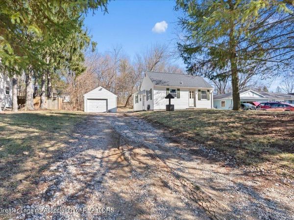 15897 Elmira Street, Lansing, MI 48906