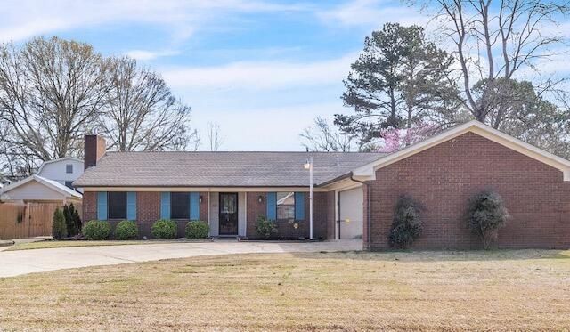 415 Justin Cir, Columbus, MS 39705 Main Photo