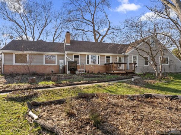 53025 Ridgewood Drive, South Bend, IN 46637