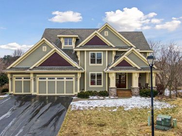 572 Spruce Circle, Eagan, MN 55123