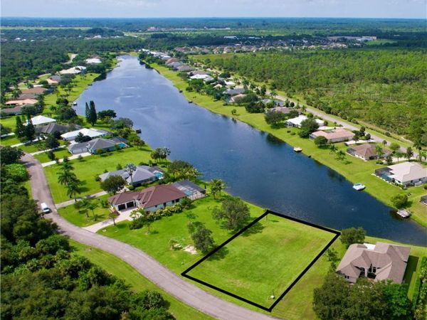 1552 Eagles Circle, Sebastian, FL 32958