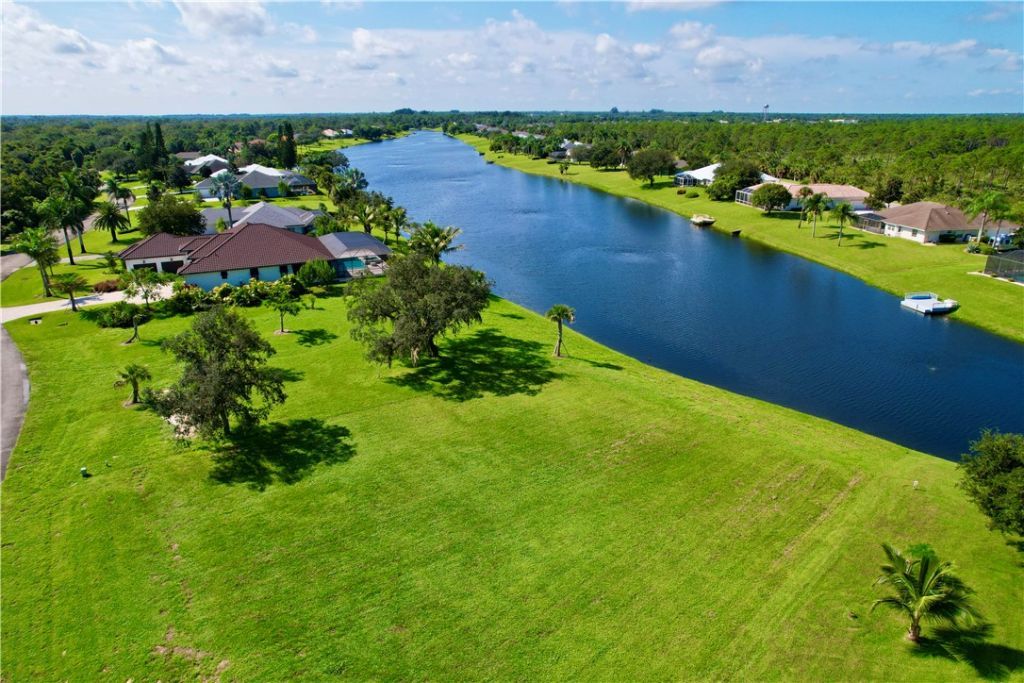 1552 Eagles Circle, Sebastian, FL 32958 Photo