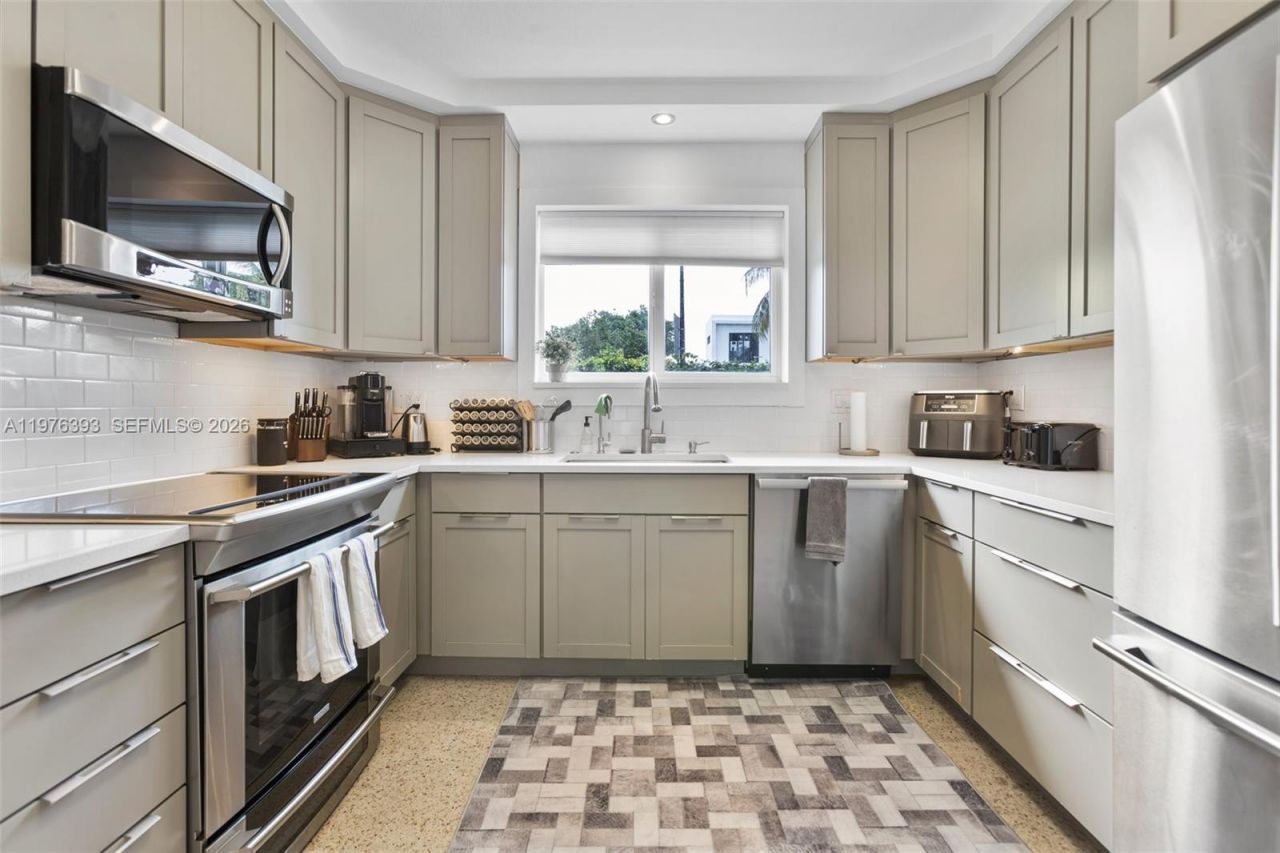 8700 N Miami Ave , Unit 8700, El Portal, FL 33150 Photo