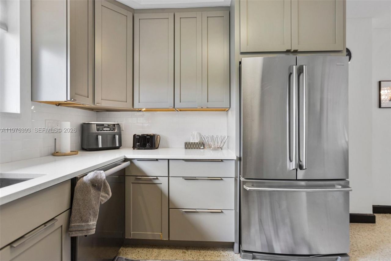 8700 N Miami Ave , Unit 8700, El Portal, FL 33150 Photo