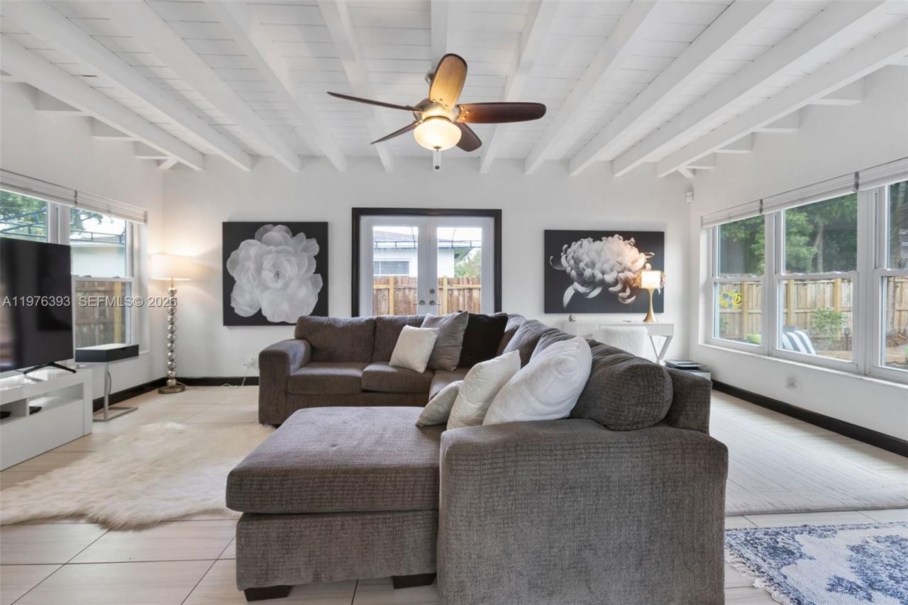 8700 N Miami Ave , Unit 8700, El Portal, FL 33150 Photo