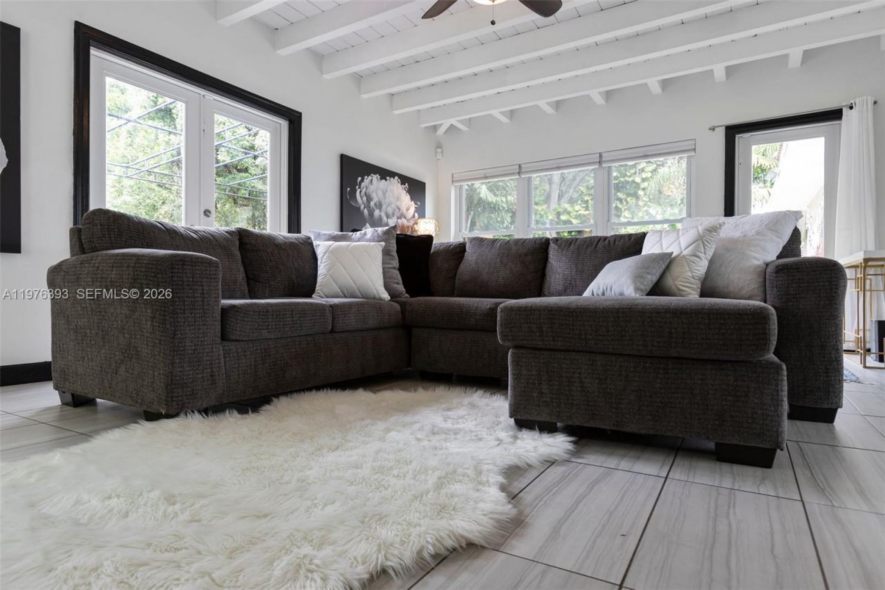 8700 N Miami Ave , Unit 8700, El Portal, FL 33150 Photo