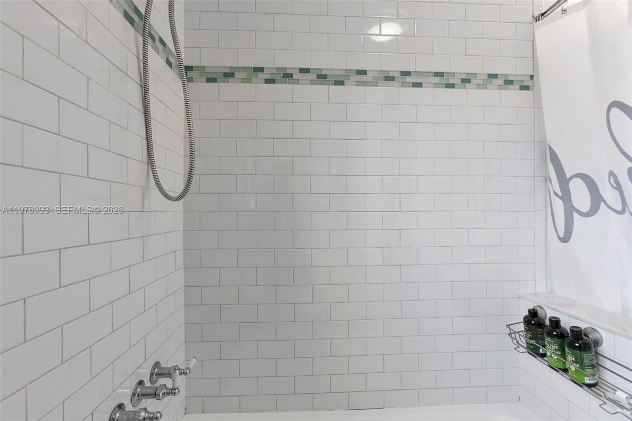 8700 N Miami Ave , Unit 8700, El Portal, FL 33150 Photo