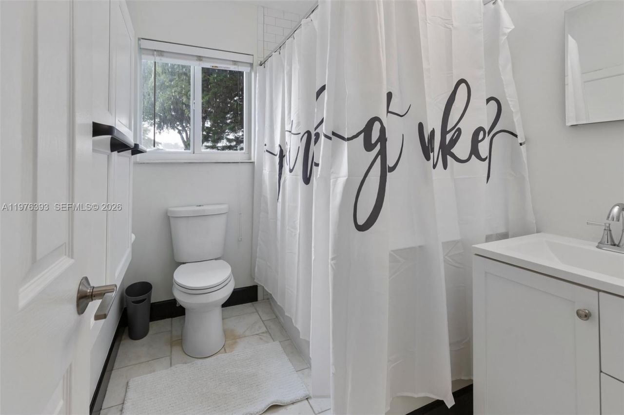 8700 N Miami Ave , Unit 8700, El Portal, FL 33150 Photo