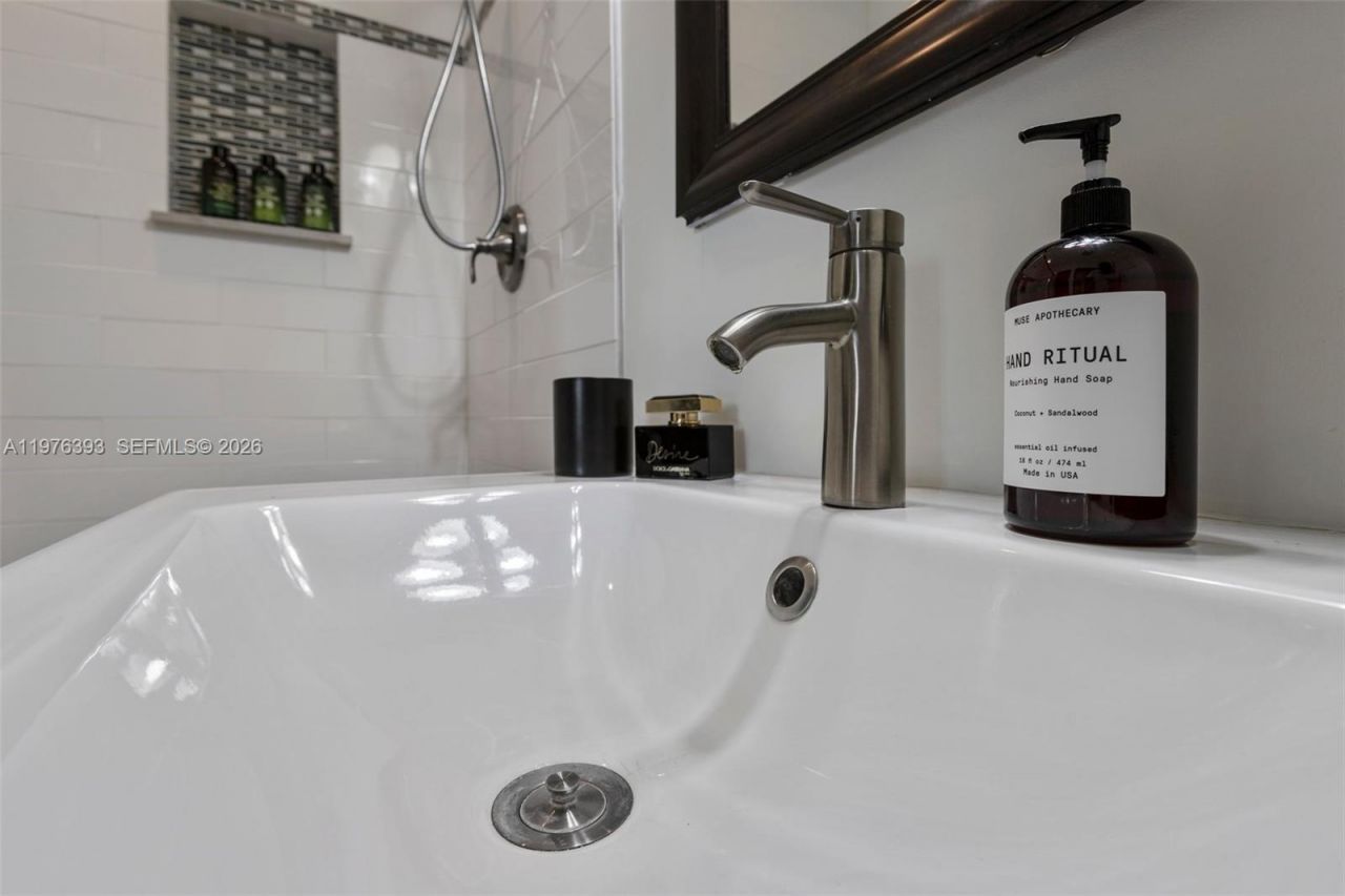 8700 N Miami Ave , Unit 8700, El Portal, FL 33150 Photo