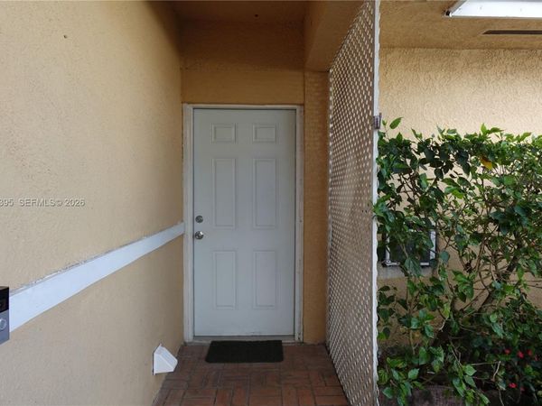 11262 SW 74th St , Miami, FL 33173