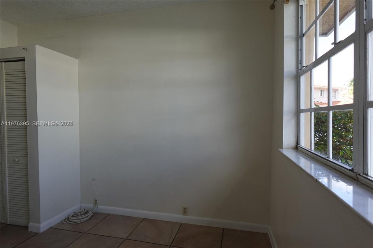 11262 SW 74th St, Miami, FL 33173 Photo