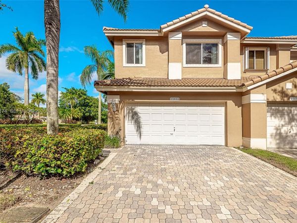 15853 SW 10th St , Pembroke Pines, FL 33027