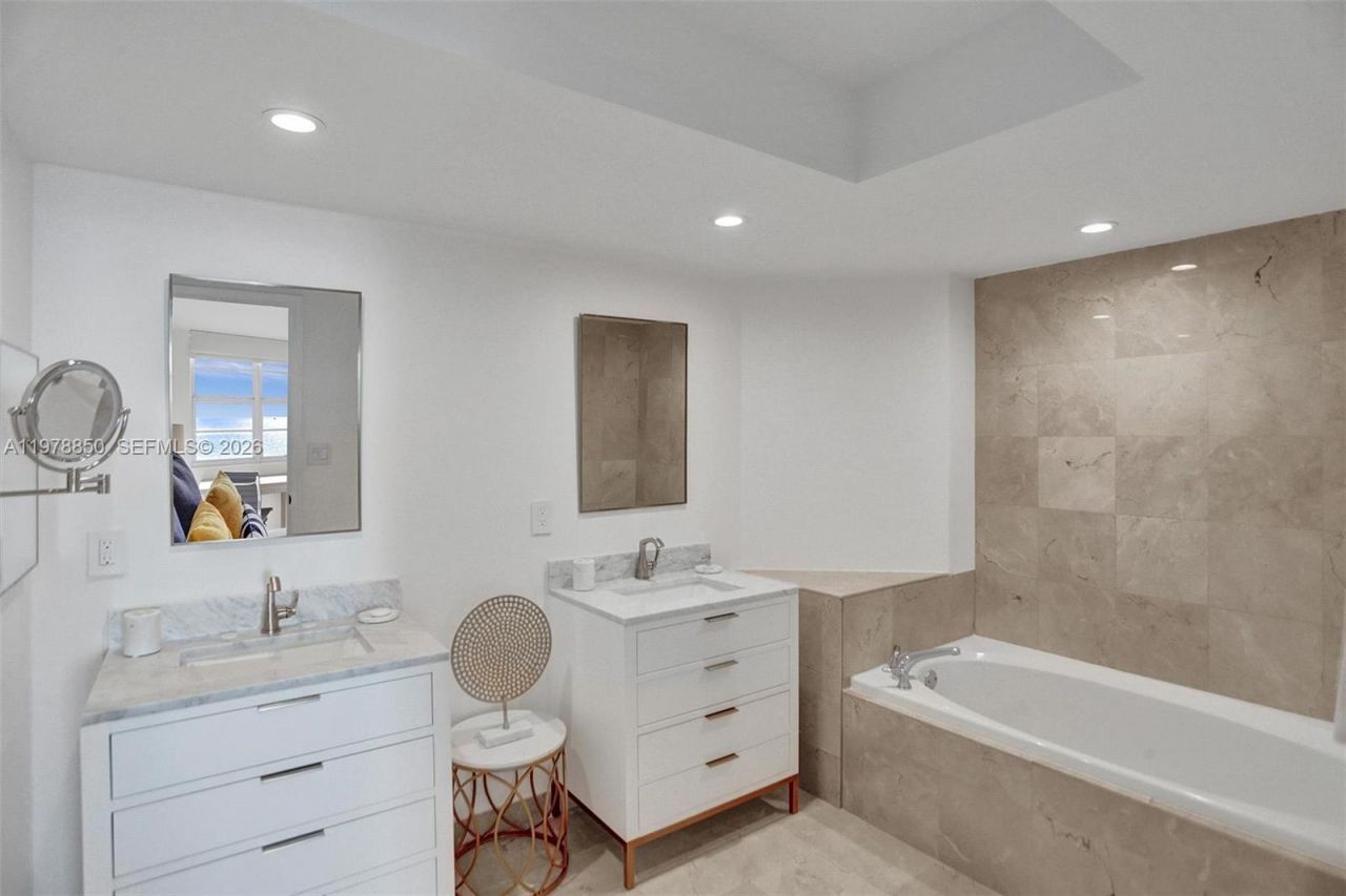 6917 Collins Ave, Unit 915, Miami Beach, FL 33141 Photo