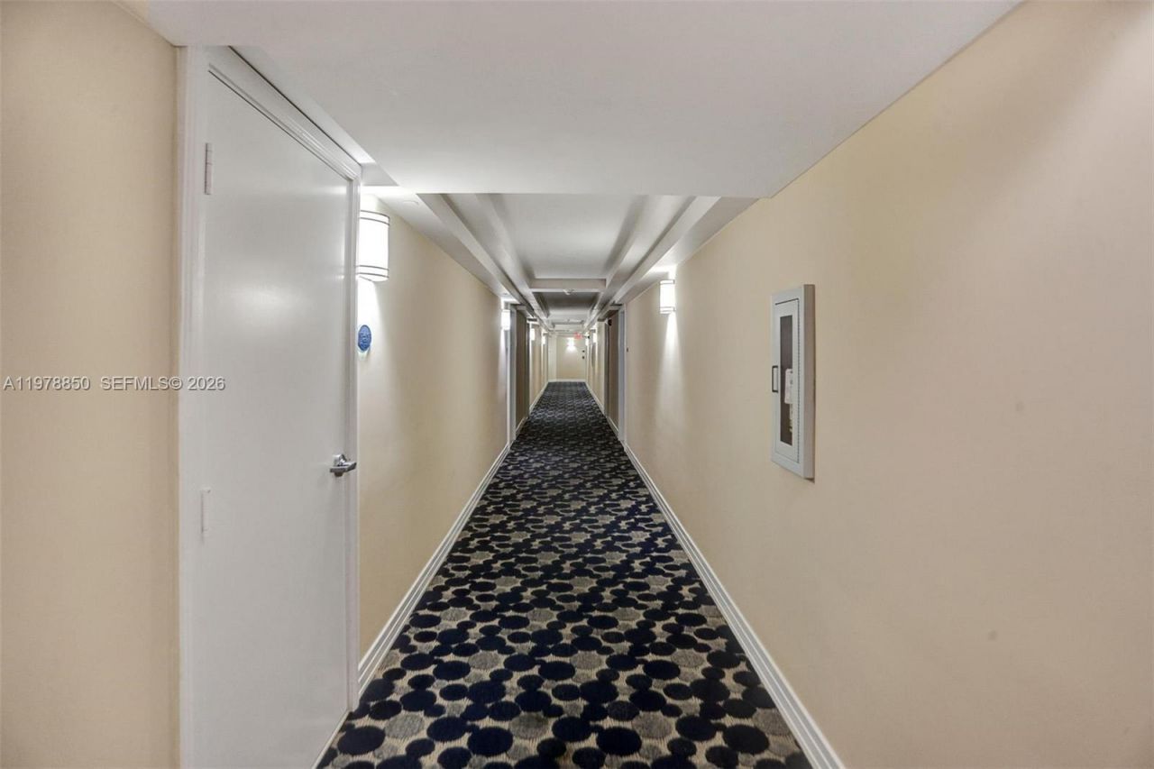 6917 Collins Ave, Unit 915, Miami Beach, FL 33141 Photo