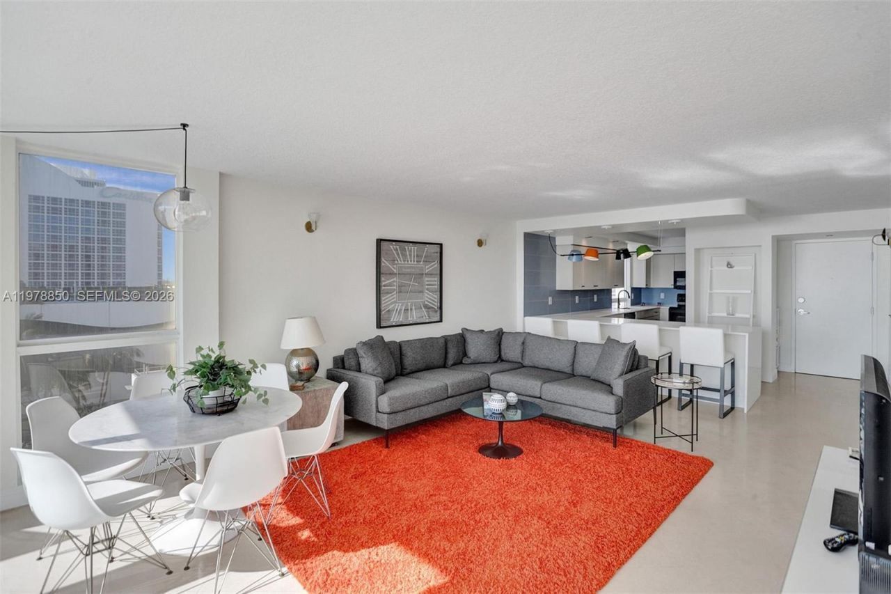 6917 Collins Ave, Unit 915, Miami Beach, FL 33141 Photo