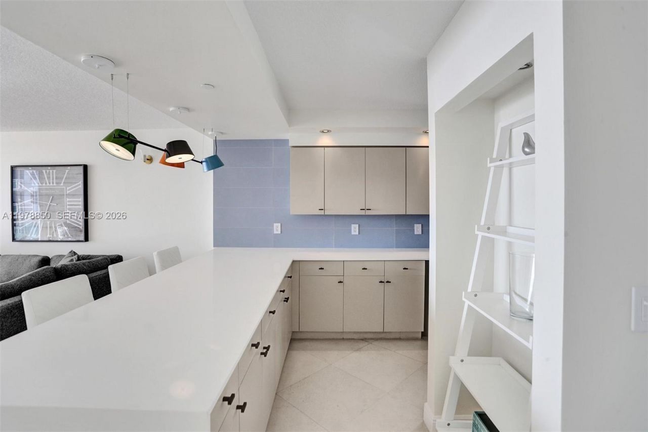 6917 Collins Ave, Unit 915, Miami Beach, FL 33141 Photo