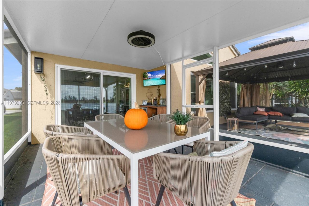 9900 S Grand Duke Cir, Tamarac, FL 33321 Photo