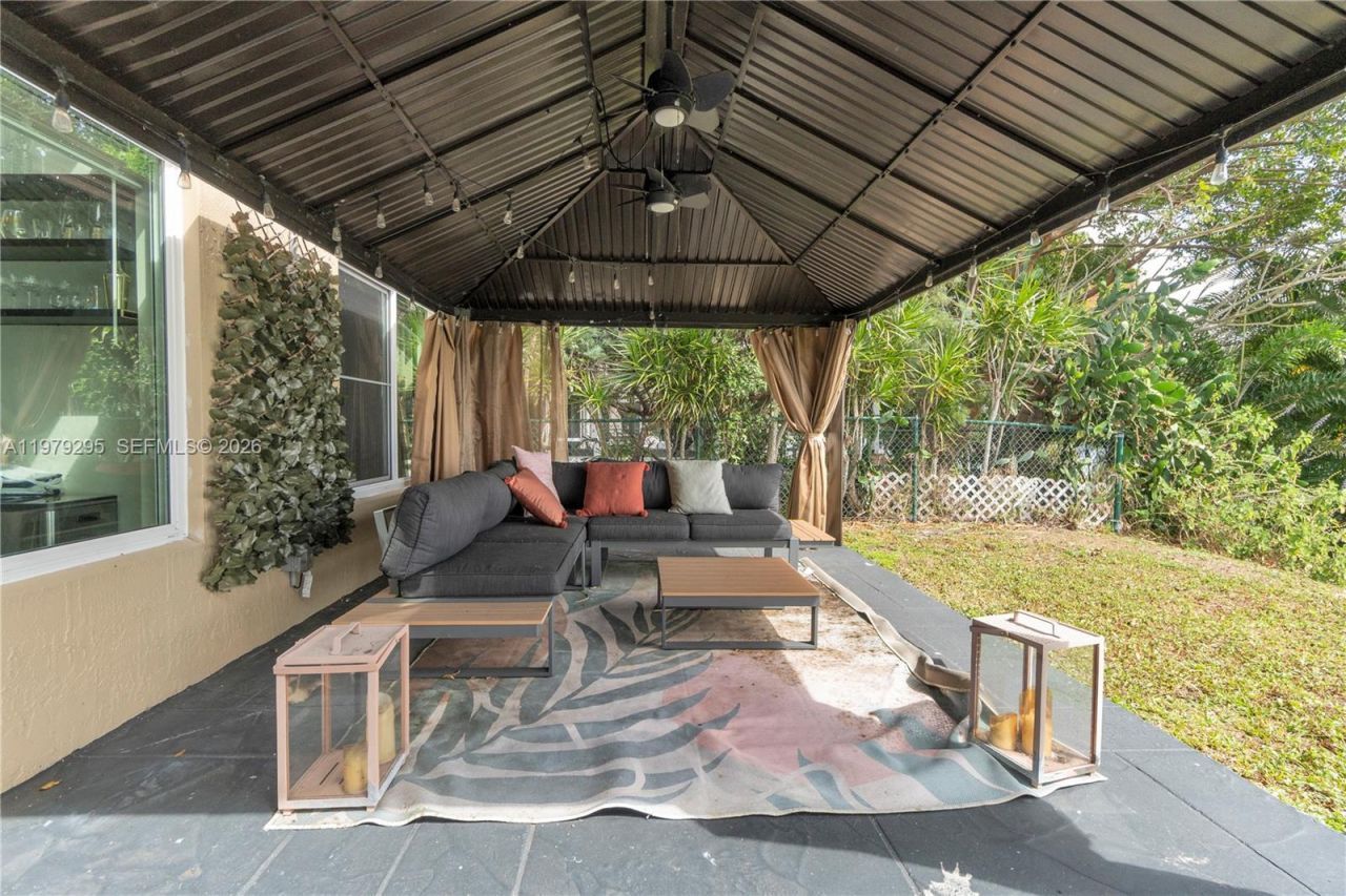 9900 S Grand Duke Cir, Tamarac, FL 33321 Photo