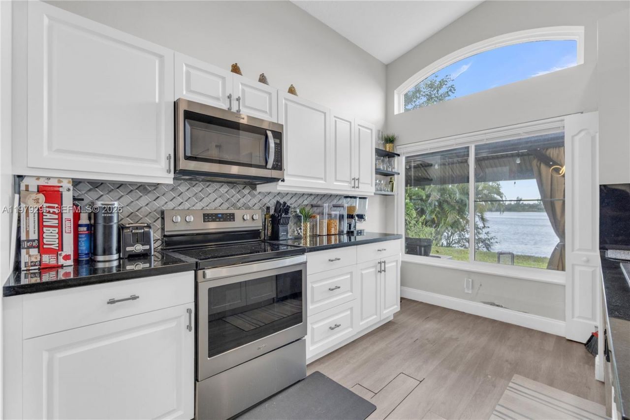 9900 S Grand Duke Cir, Tamarac, FL 33321 Photo