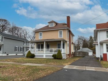 25 N Main St, Geneva, NY 14456