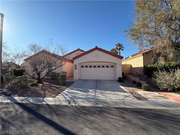 8113 Painted Clay Avenue , Las Vegas, NV 89128
