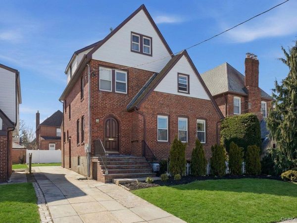 56 Northumberland, Lynbrook, NY 11563