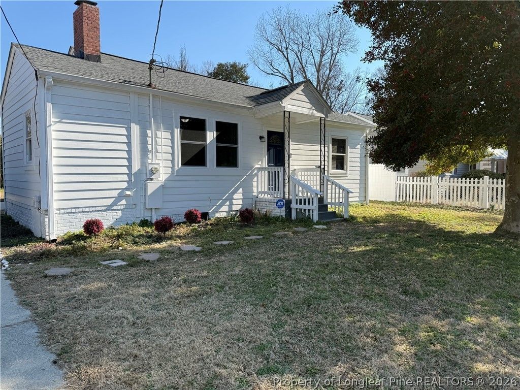 128 W Circle Court, Fayetteville, NC 28301 Main Photo