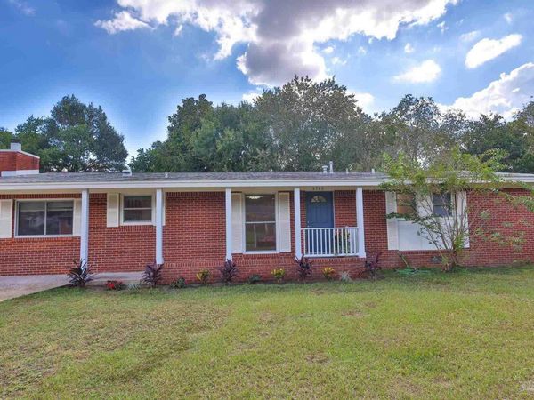 3795 Summer Dr, Pensacola, FL 32504