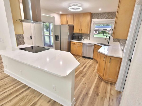 3795 Summer Dr, Pensacola, FL 32504