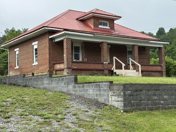 6148 Dr Thomas Walker Rd, Rose Hill, VA 24281
