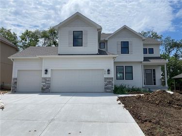 1961 Longview Drive, Liberty, MO 64068