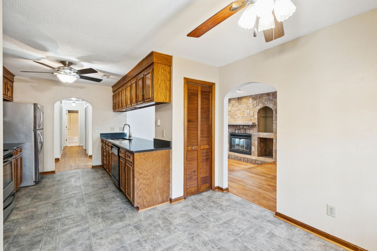 2627 Sun Beam Way Photo 12