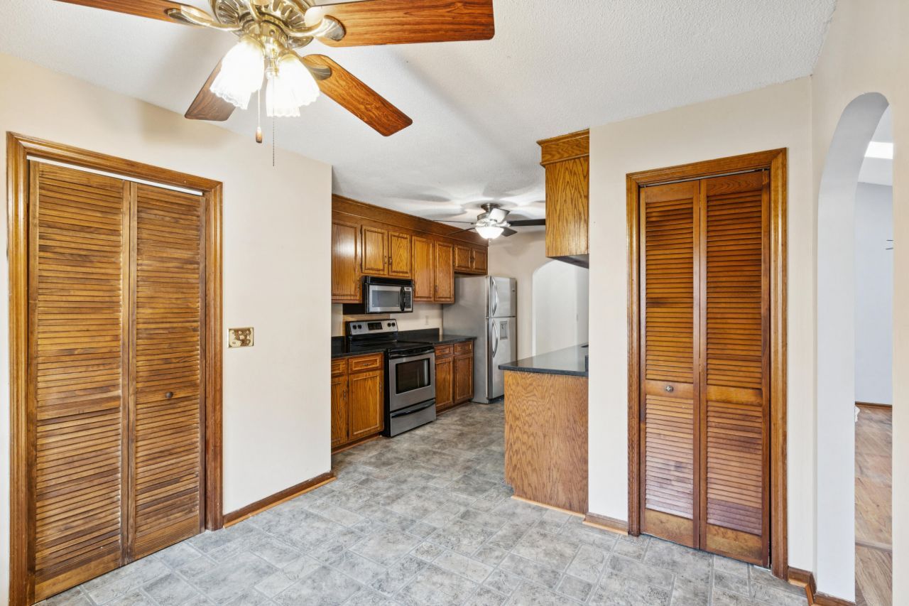 2627 Sun Beam Way Photo 13